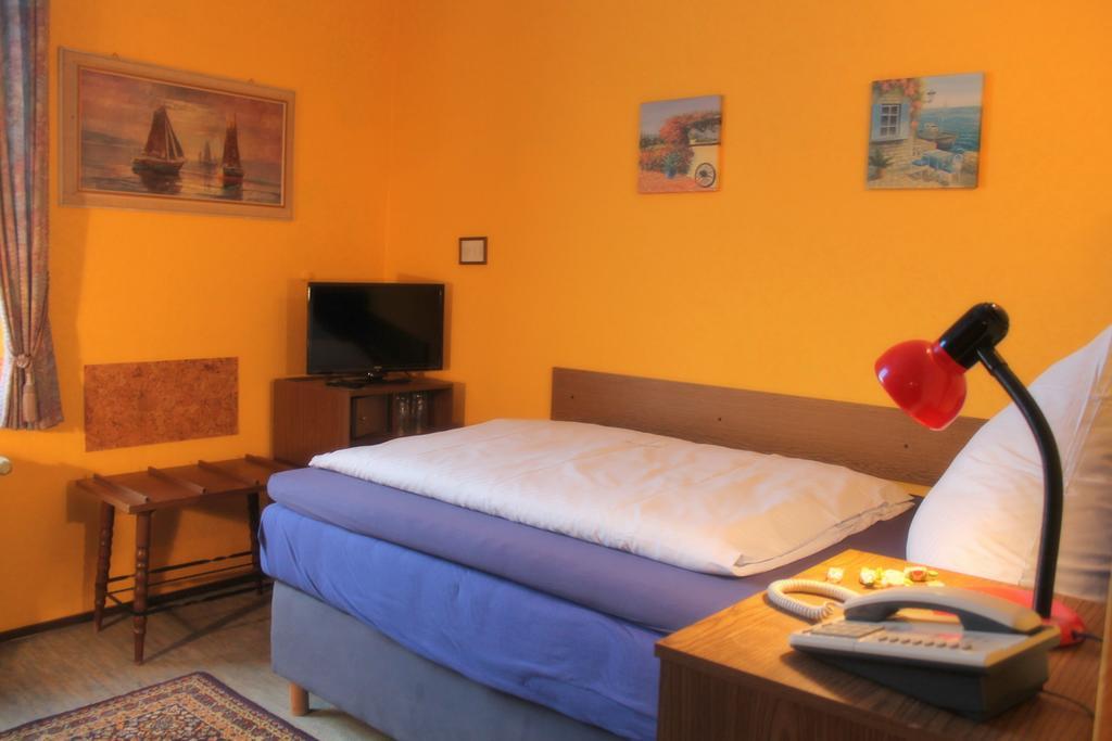 Hotel Adler Dusseldorf Luaran gambar