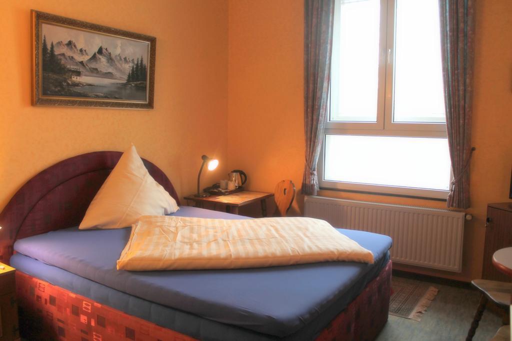 Hotel Adler Dusseldorf Luaran gambar
