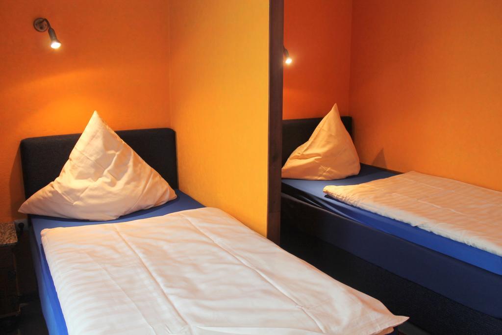Hotel Adler Dusseldorf Luaran gambar
