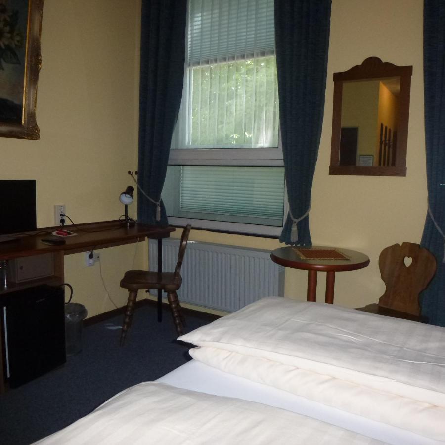Hotel Adler Dusseldorf Luaran gambar