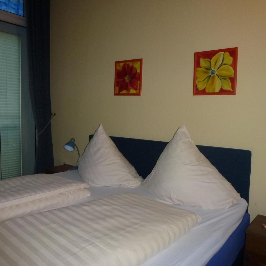 Hotel Adler Dusseldorf Luaran gambar